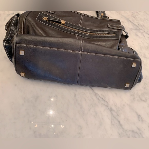 Chocolate brown leather purse with lots of compartments for all your things - Picture 8 of 10